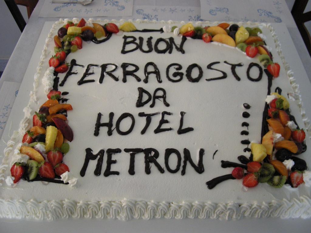 Hotel Metron Cesenatico Esterno foto