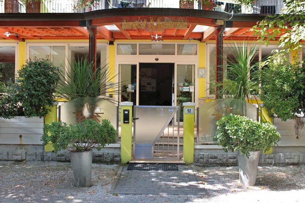 Hotel Metron Cesenatico Esterno foto